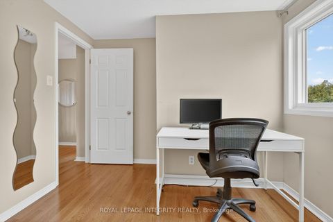 Photo 13 at 6020 Vineyard Drive, Convent Glen, Orleans