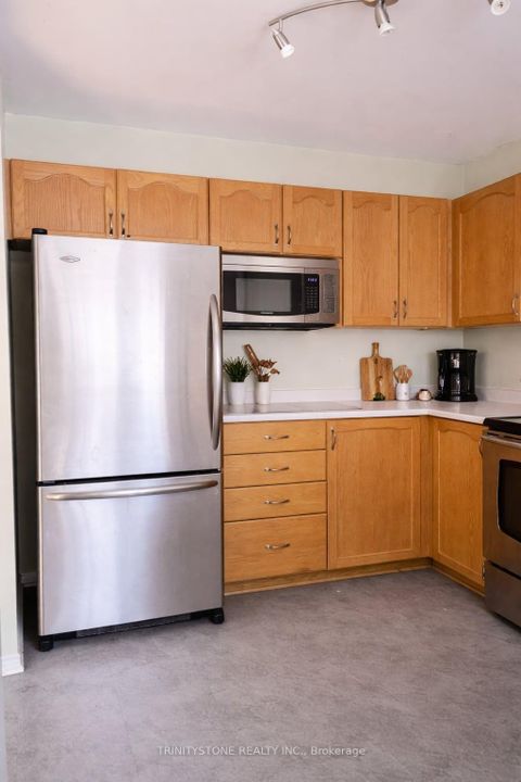 Photo 13 at 63 Jackman Terrace, Katimavik, Kanata