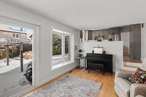 Photo 9 at 1149 Beaujolais Crescent, Convent Glen, Orleans