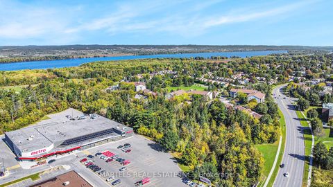 Photo 24 at 1149 Beaujolais Crescent, Convent Glen, Orleans