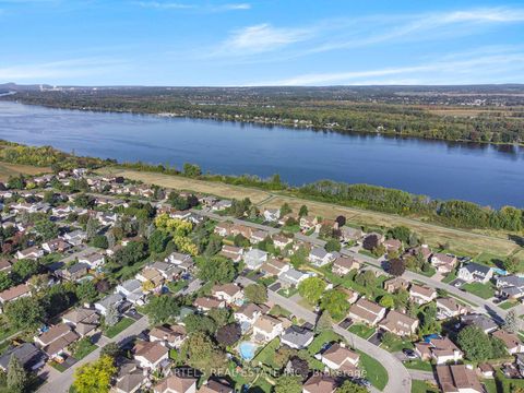 Photo 25 at 1149 Beaujolais Crescent, Convent Glen, Orleans