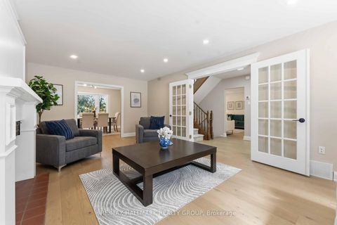 Photo 5 at 19 Kingsford Crescent, Beaverbrook, Kanata