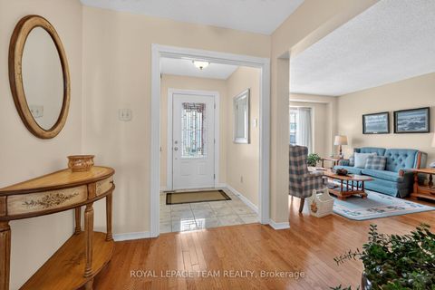 Photo 4 at 11 Speers Crescent, Bridlewood, Kanata