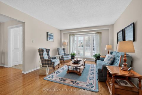 Photo 6 at 11 Speers Crescent, Bridlewood, Kanata