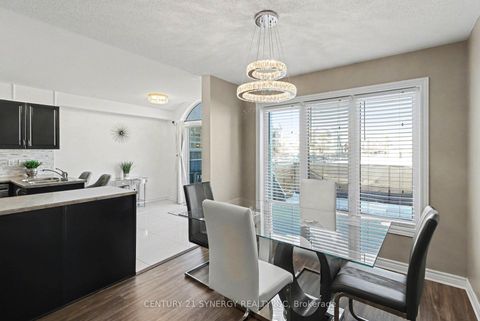 Photo 5 at 114 Silvermoon Crescent, Avalon East, Orleans