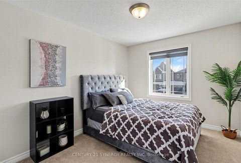 Photo 23 at 114 Silvermoon Crescent, Avalon East, Orleans