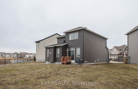 Photo 2 at 527 Alcor Terrace, Nepean (Half Moon Bay), Ottawa