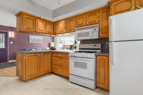 Photo 12 at 127 Edward Street S, Arnprior