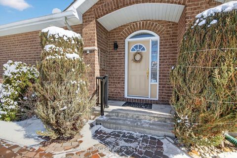 Photo 3 at 20 Nighthawk Crescent, Bridlewood, Kanata