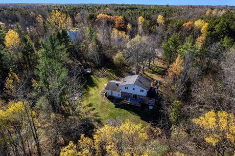Photo 2 at 3900 Stonecrest Road, Dunrobin, Constance Bay