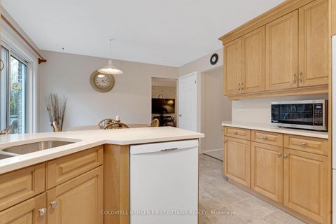 Photo 11 at 3900 Stonecrest Road, Dunrobin, Constance Bay