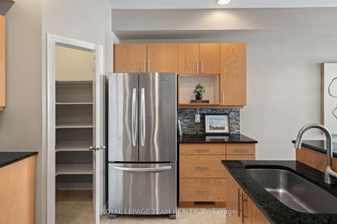 Photo 6 at 319 Kingbrook Drive, Bridlewood, Kanata