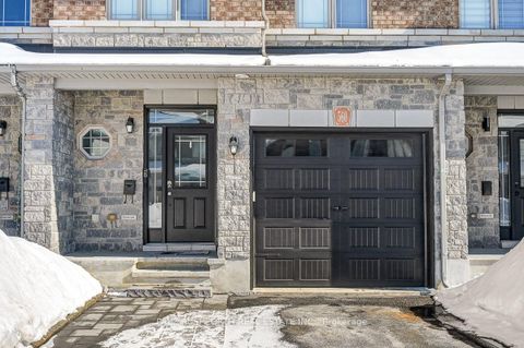 Photo 1 at 560 Du Pin Rouge Way, Mer Bleue/Bradley Estates/Anderson Park, Orleans