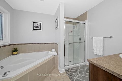 Photo 24 at 560 Du Pin Rouge Way, Mer Bleue/Bradley Estates/Anderson Park, Orleans