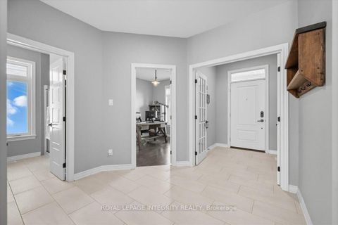 Photo 5 at 819 Tewin Circle, Camelot, Orleans