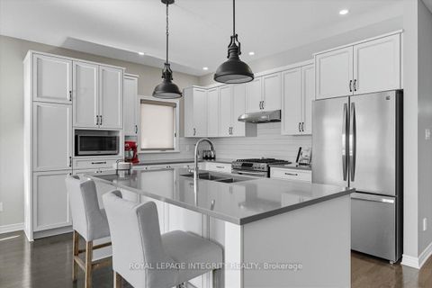 Photo 9 at 819 Tewin Circle, Camelot, Orleans