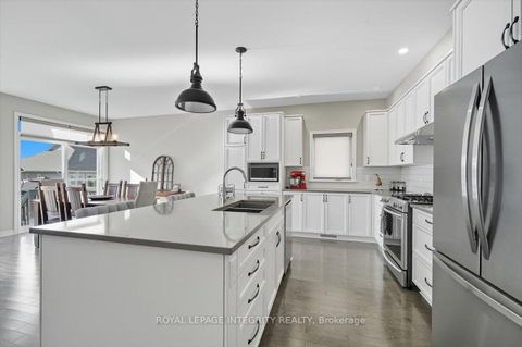 Photo 12 at 819 Tewin Circle, Camelot, Orleans