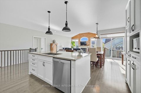 Photo 13 at 819 Tewin Circle, Camelot, Orleans