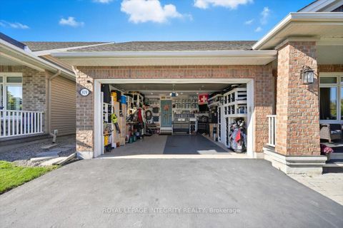 Photo 32 at 819 Tewin Circle, Camelot, Orleans