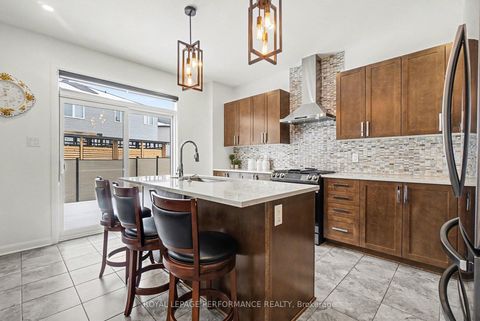 Photo 10 at 372 Aquaview Drive, Avalon East, Orleans