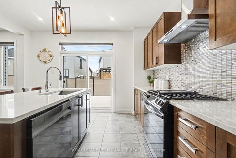 Photo 15 at 372 Aquaview Drive, Avalon East, Orleans