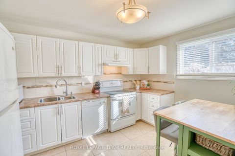 Photo 4 at 171 Mcclintock Way, Katimavik, Kanata