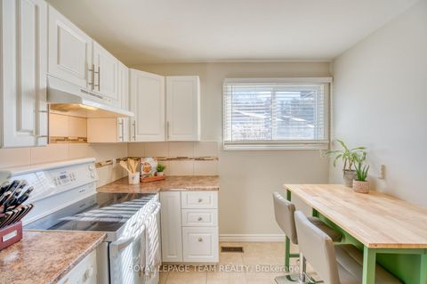 Photo 6 at 171 Mcclintock Way, Katimavik, Kanata