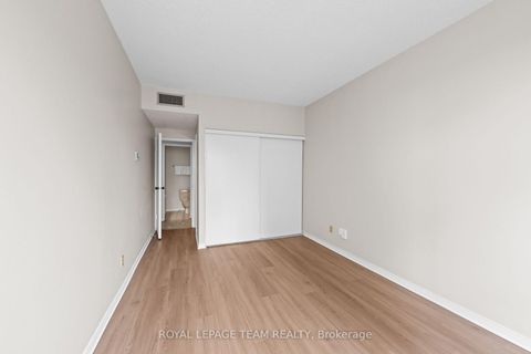 Photo 32 at 1207 - 556 Laurier Avenue W, Ottawa Centre