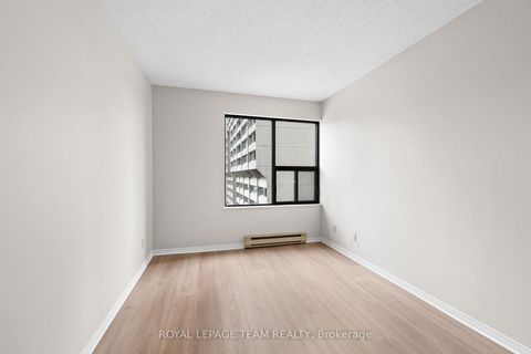 Photo 33 at 1207 - 556 Laurier Avenue W, Ottawa Centre
