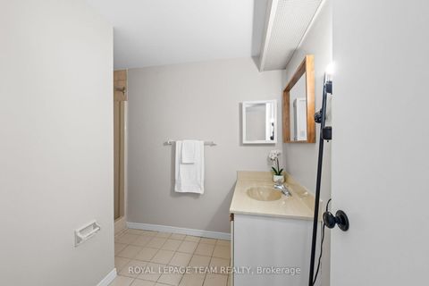 Photo 34 at 1207 - 556 Laurier Avenue W, Ottawa Centre