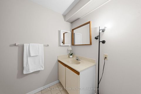 Photo 35 at 1207 - 556 Laurier Avenue W, Ottawa Centre