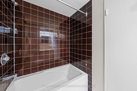 Photo 41 at 1207 - 556 Laurier Avenue W, Ottawa Centre