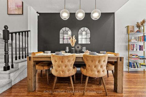 Photo 6 at 5 Milner Downs Crescent, Emerald Meadows/Trailwest, Kanata