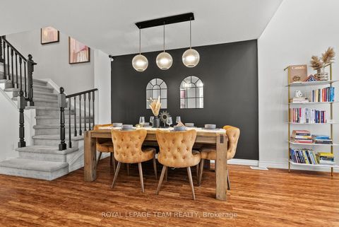 Photo 7 at 5 Milner Downs Crescent, Emerald Meadows/Trailwest, Kanata