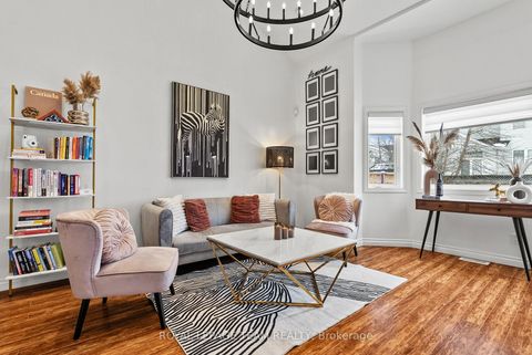 Photo 11 at 5 Milner Downs Crescent, Emerald Meadows/Trailwest, Kanata