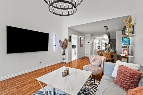 Photo 13 at 5 Milner Downs Crescent, Emerald Meadows/Trailwest, Kanata