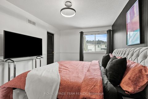 Photo 23 at 5 Milner Downs Crescent, Emerald Meadows/Trailwest, Kanata