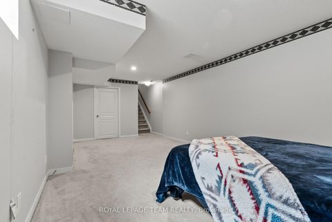 Photo 34 at 5 Milner Downs Crescent, Emerald Meadows/Trailwest, Kanata