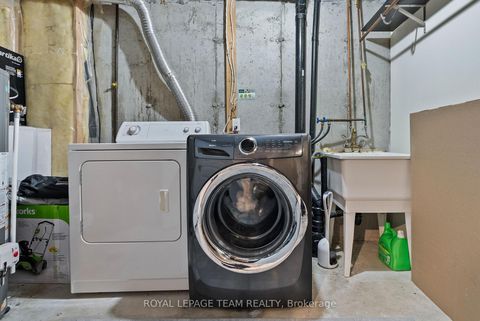 Photo 37 at 5 Milner Downs Crescent, Emerald Meadows/Trailwest, Kanata