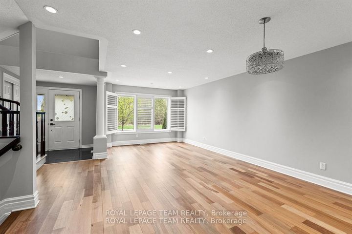 Photo 9 at 365 LANGRELL Crescent, Nepean (Strandherd), Ottawa