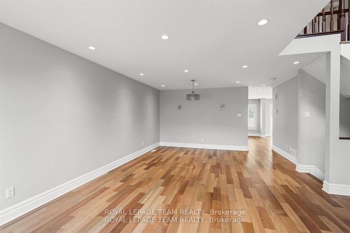 Photo 11 at 365 LANGRELL Crescent, Nepean (Strandherd), Ottawa