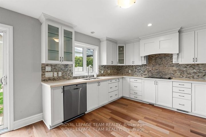 Photo 15 at 365 LANGRELL Crescent, Nepean (Strandherd), Ottawa
