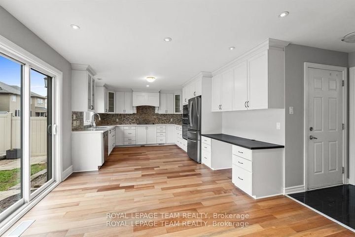 Photo 19 at 365 LANGRELL Crescent, Nepean (Strandherd), Ottawa