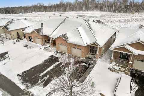 Photo 5 at 35 Perthmore Street, Perth