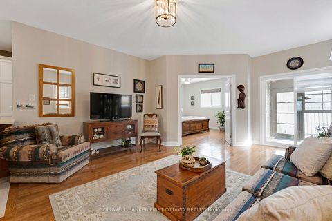 Photo 17 at 35 Perthmore Street, Perth