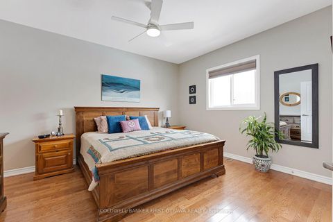 Photo 18 at 35 Perthmore Street, Perth