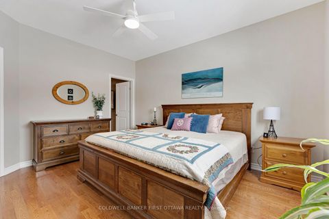 Photo 19 at 35 Perthmore Street, Perth