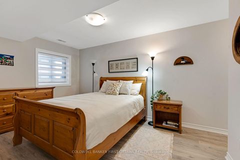 Photo 32 at 35 Perthmore Street, Perth