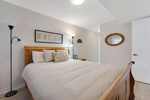 Photo 34 at 35 Perthmore Street, Perth