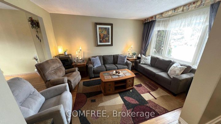 Photo 1 at 56 Fieldgate Drive, Nepean (Knollsbrook), Ottawa